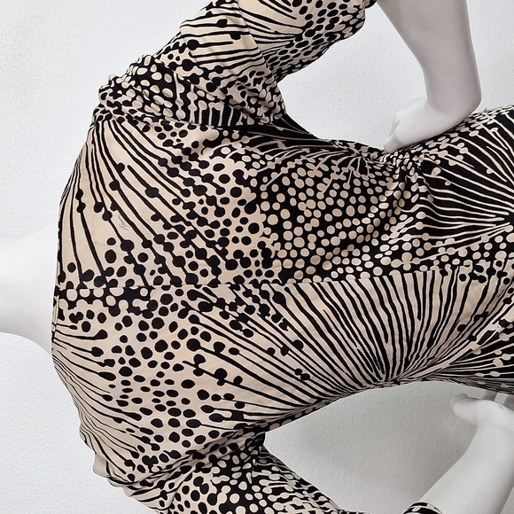 Trina Turk Tan Black Animal Esque Print Mobwife V-Neck Faux Wrap Dress Size 8 - Picture 6 of 11